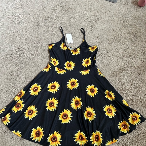 Acevog Dresses & Skirts - Acevog Black Dress with Sunflower Design